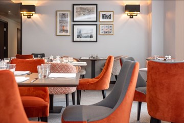 Drinks & Dining at Ten Hill Place Hotel